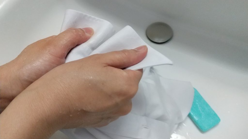 洗濯してもとれない、首回りの汚れ。どうやったら取れますか？